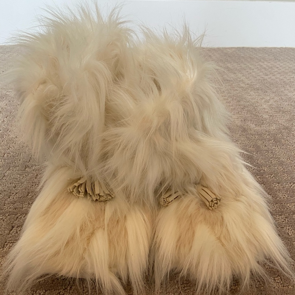SUPER fuzzy boot slippers